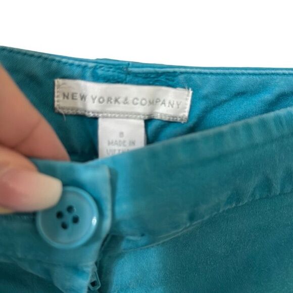 Teal capri pants size 8 from New York and company - Picture 2 of 3